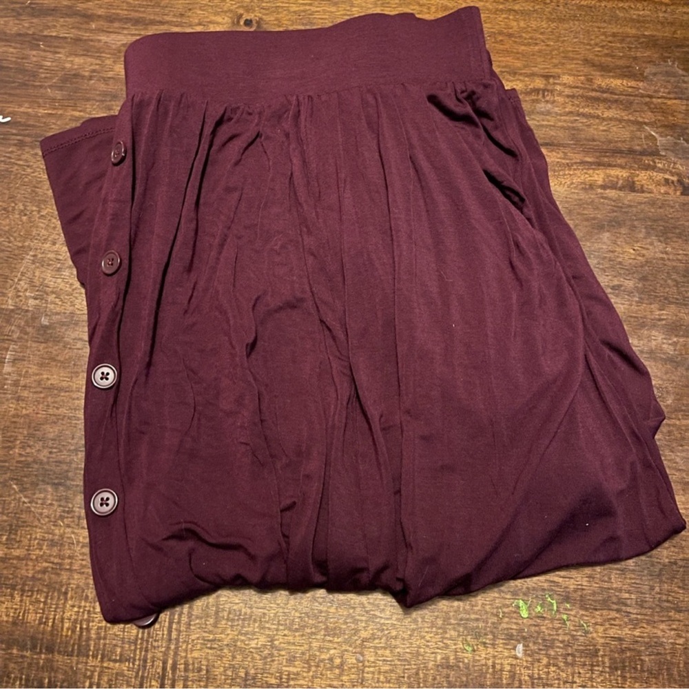 Torrid Midi Super Soft Button-Front
Burgundy Purple Wine Maroon Skirt 2X - Picture 5 of 5